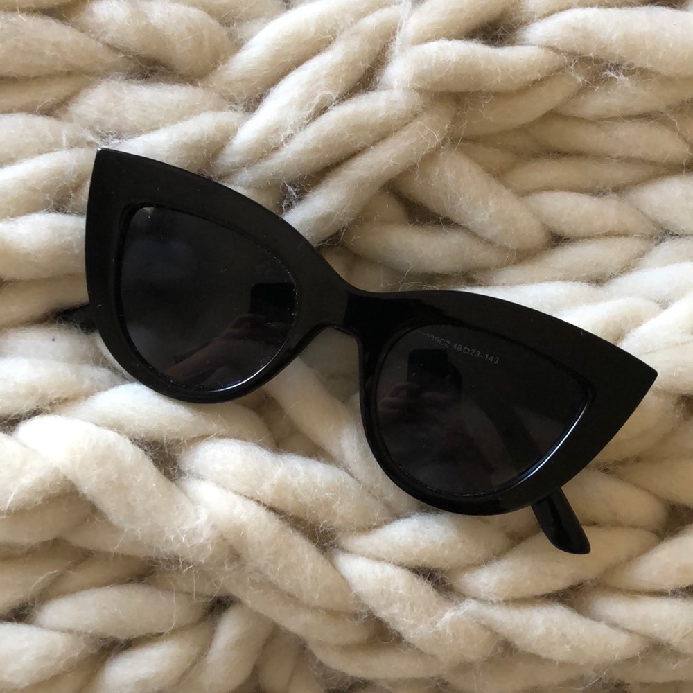 Cat eye sunglasses